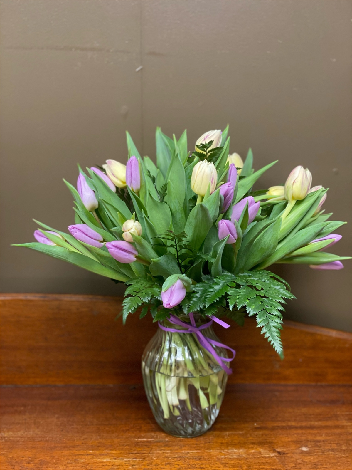 Tulip Bouquet in Vase (Mixed Colours) - Bouquets | Alina Florist