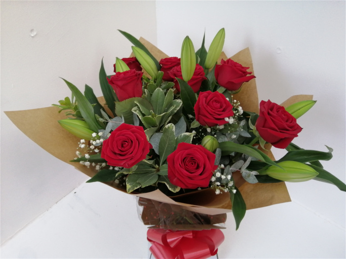Bouquets Flower Delivery in Worcester La Fleur