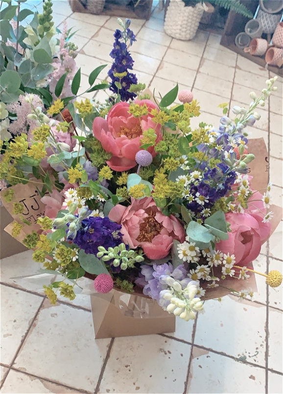Fresh Florals Flower Delivery in Chesterfield JJ's Flowers
