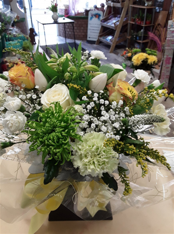 A Florist in Abergale Rhyl Ivys Florist Abergele SameDay Flower Delivery