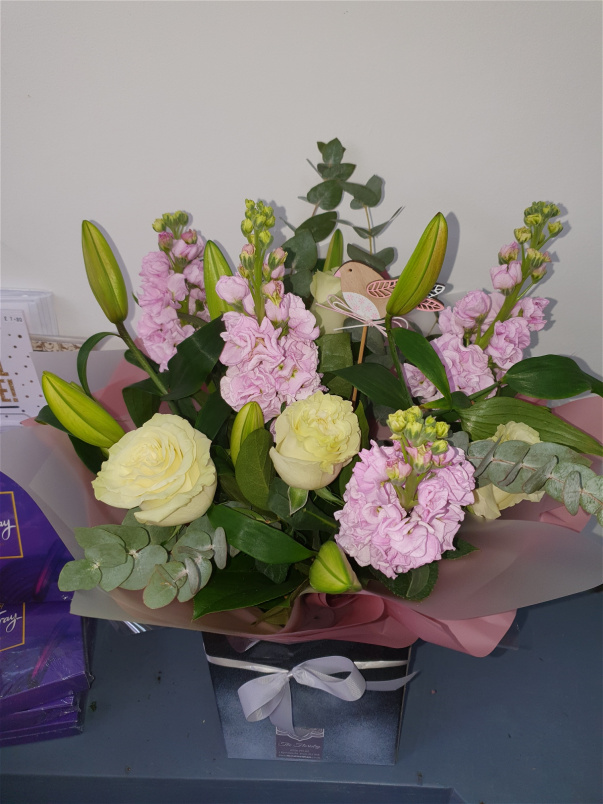 A Florist in Oldham The Floristry SameDay Flower Delivery