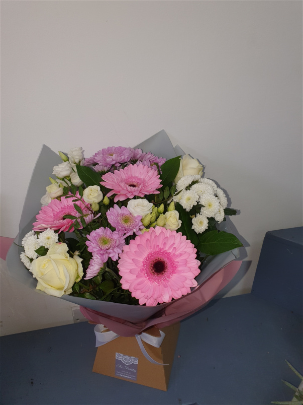 A Florist in Oldham The Floristry SameDay Flower Delivery