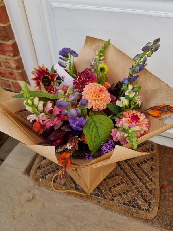 A Florist in Romsey Totton Salisbury Dora Flora Flowers SameDay
