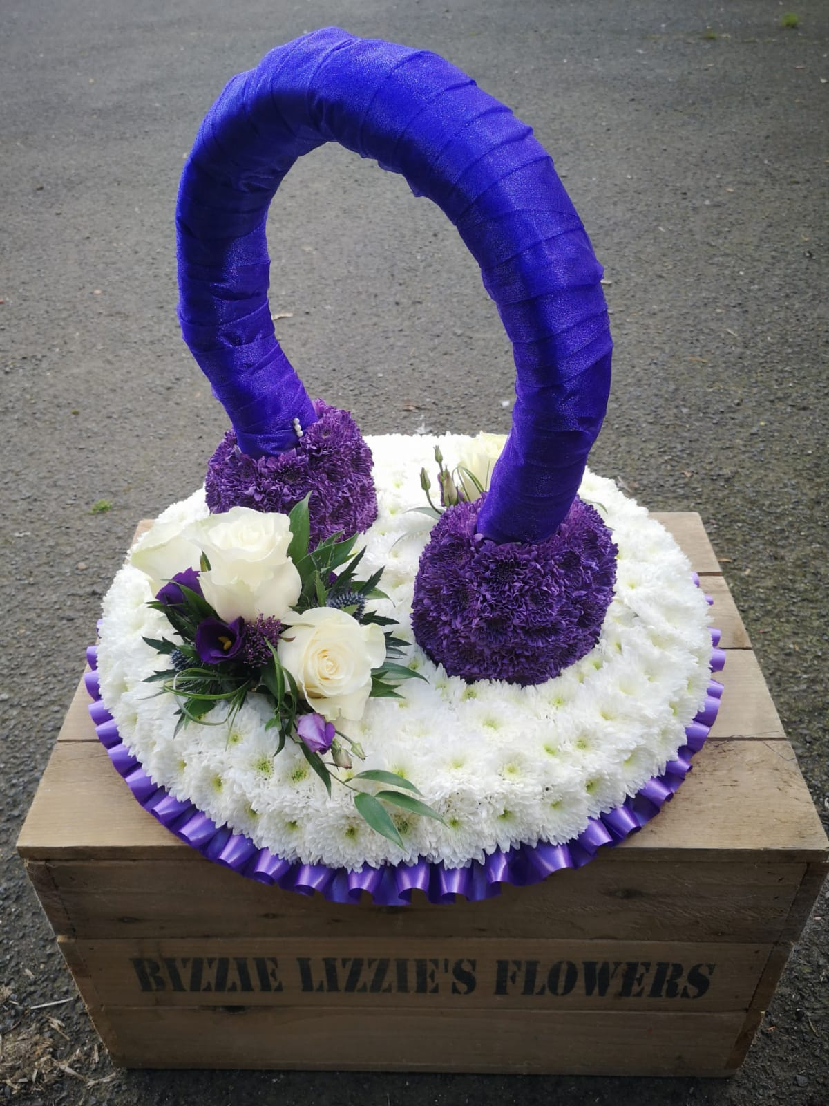 Funeral and Sympathy Flowers for Stewarton Kilmarnock Irvine Bizzie Lizzies flowers