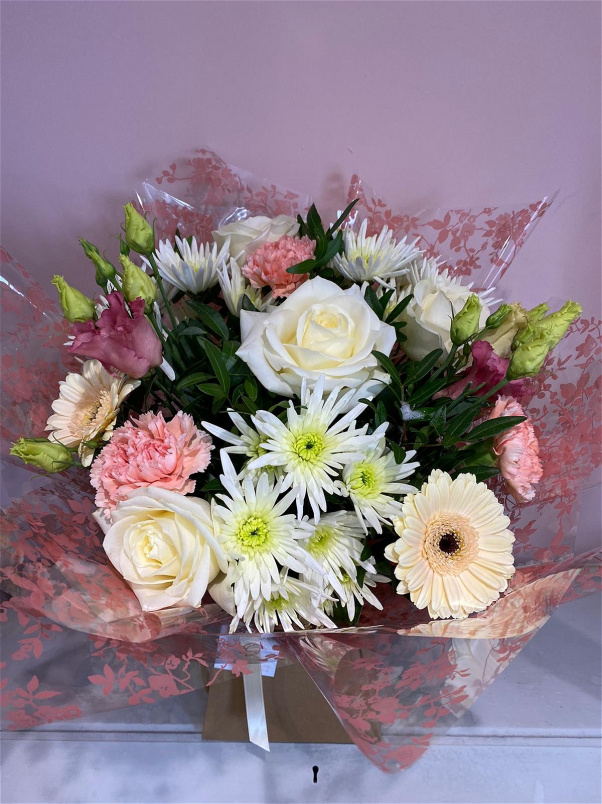 Bouquets Flower Delivery in Leighton Buzzard Wilde Flower Boutique