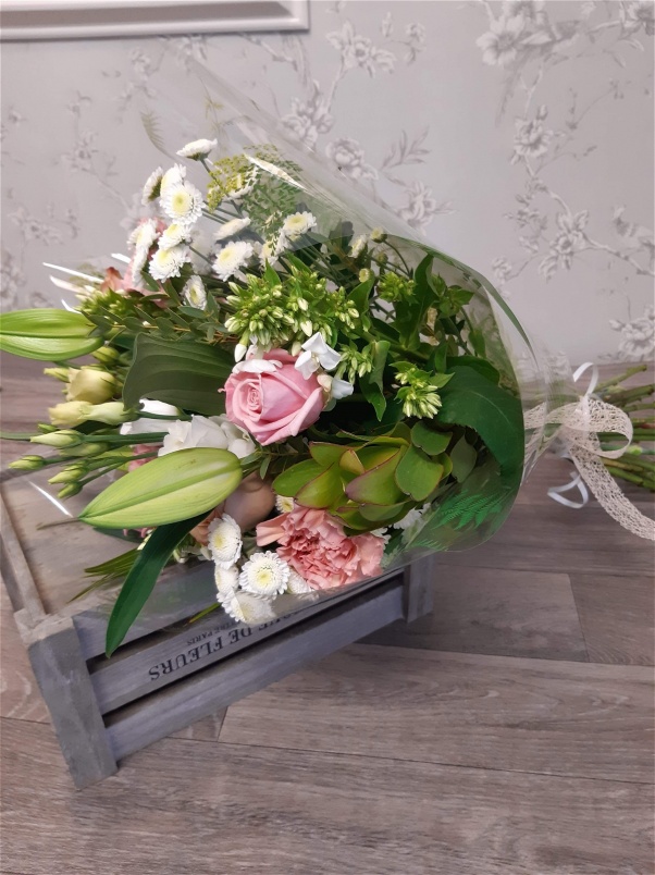 Christmas - Flower Delivery in Lowestoft - Kirkley Florist